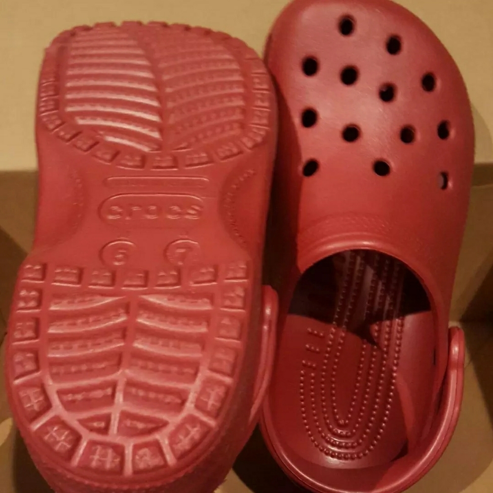 Crocs Cranberry Shoes